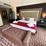 Waldorf Hotel
