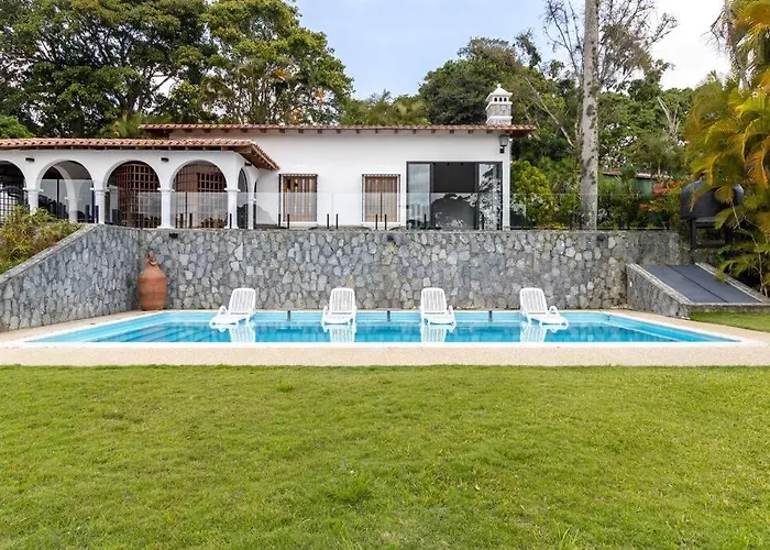 Colonial Villa Golf Course