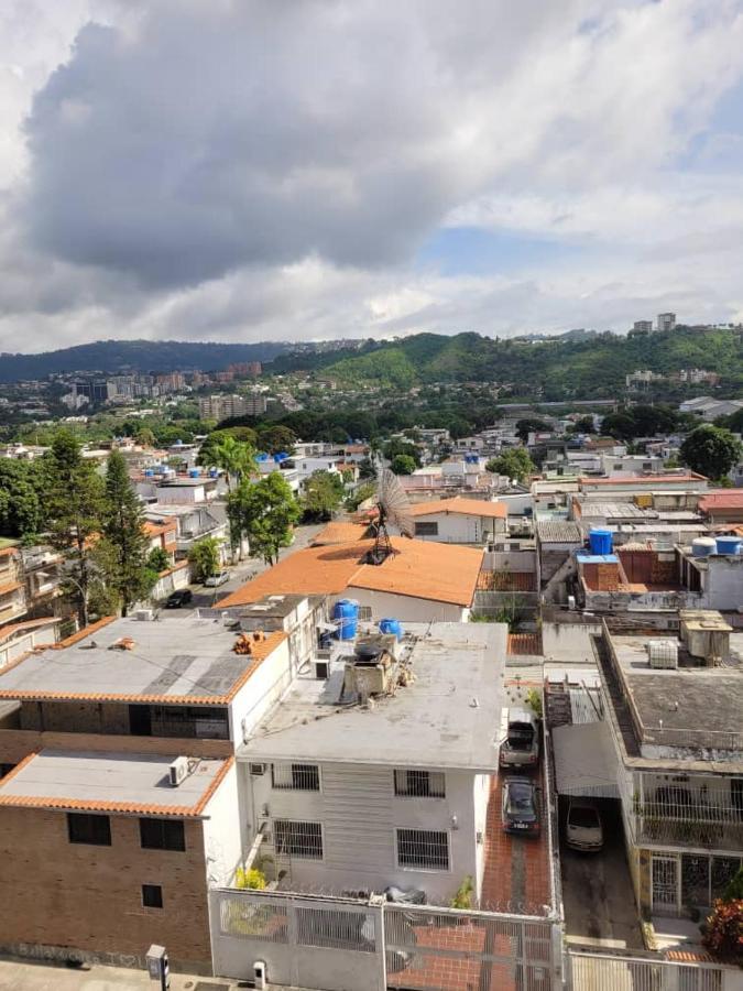 Tipo Estudio * Caracas