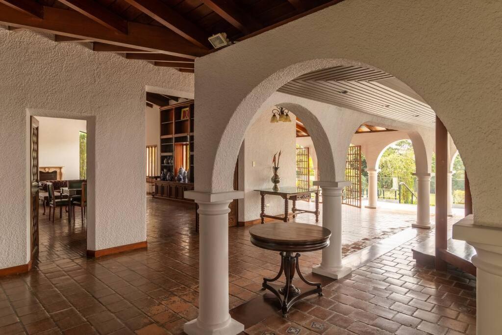 Colonial Golf Course Villa *