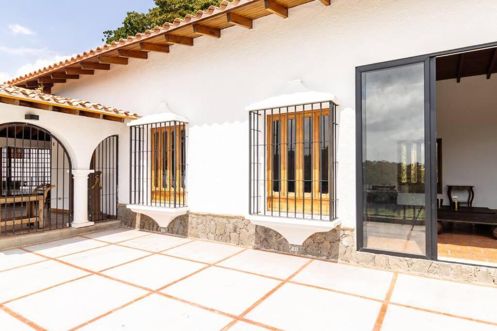 Colonial Golf Course Villa *