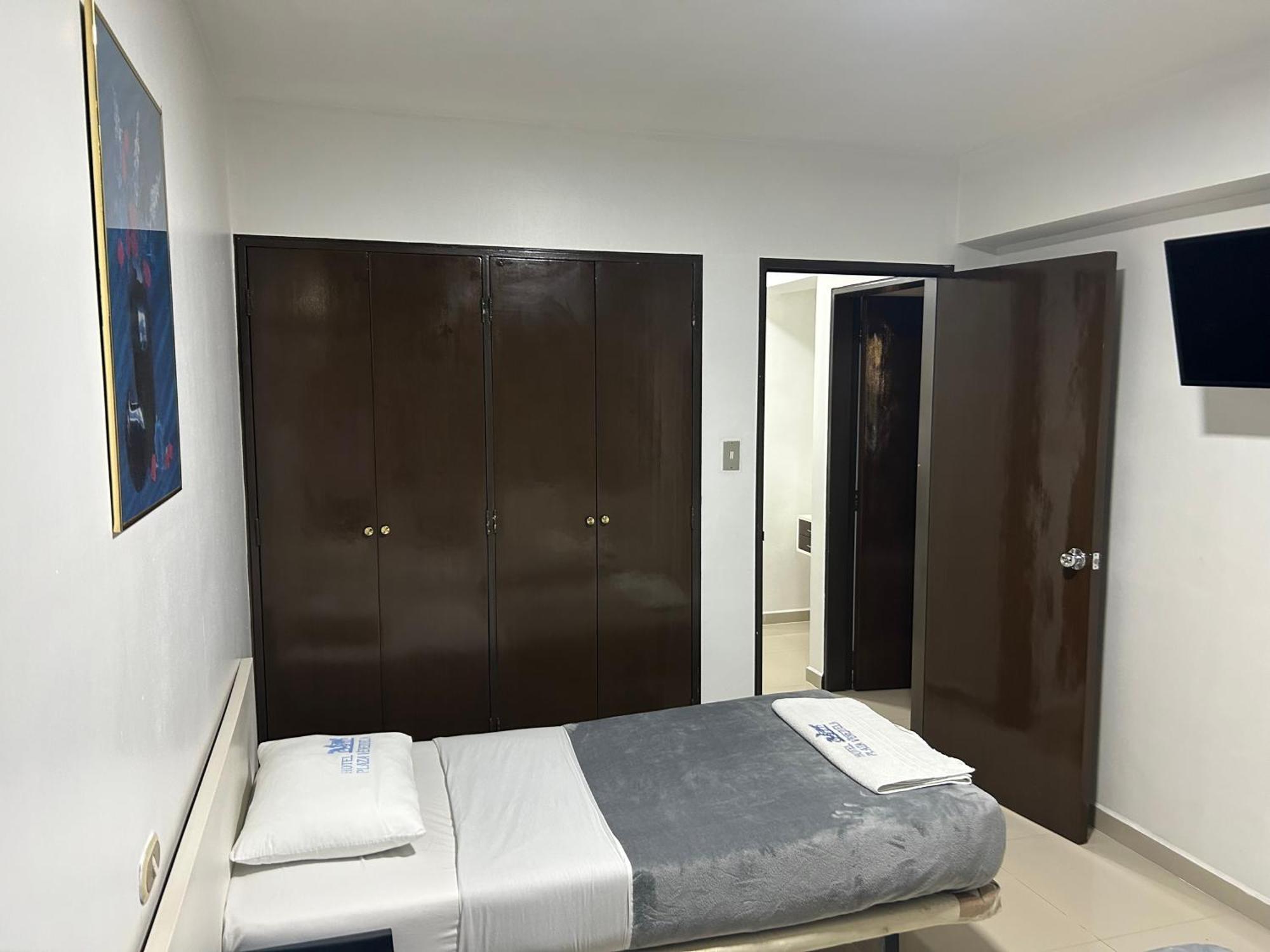 Plaza Venezuela Hotel 4*
