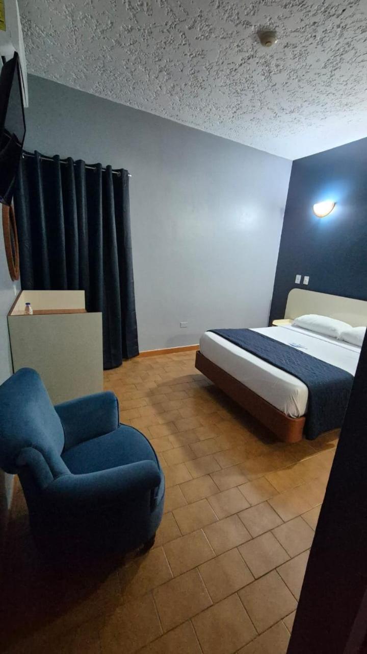 El Arroyo 3*