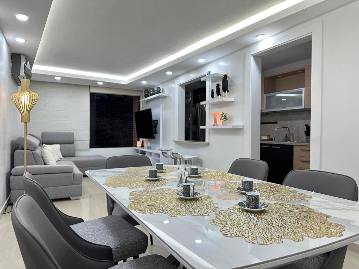 Apartamento De 3 En La Tahona Caracas