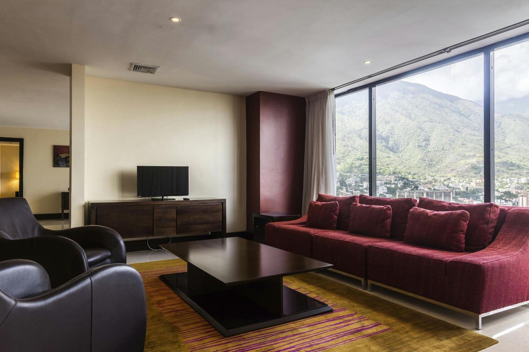 Renaissance La Castellana Hotel 5*