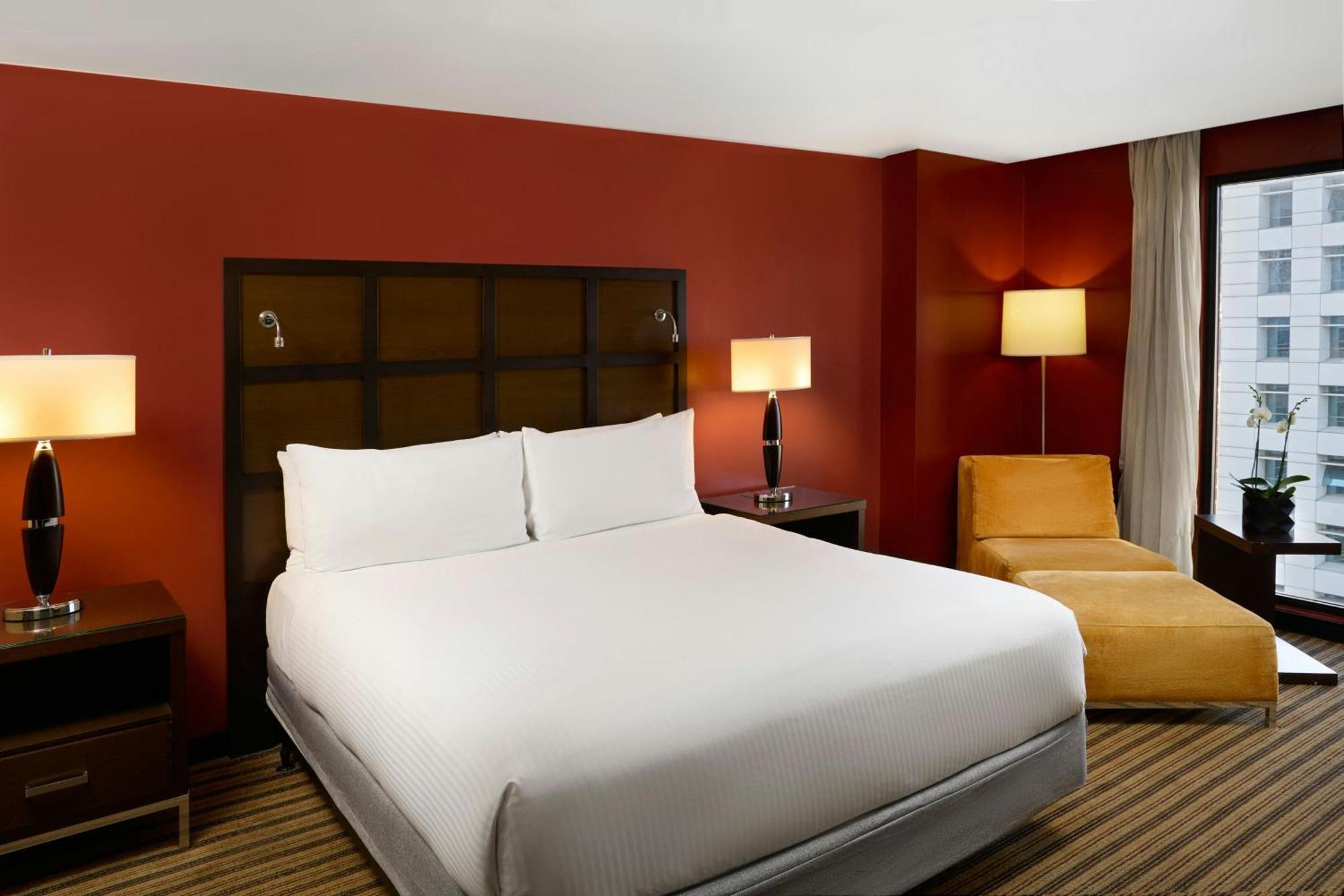 Hotel Renaissance La Castellana 5*