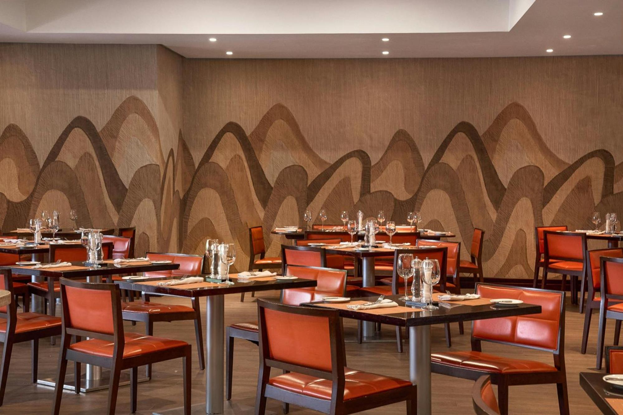 Hotel Renaissance La Castellana 5*