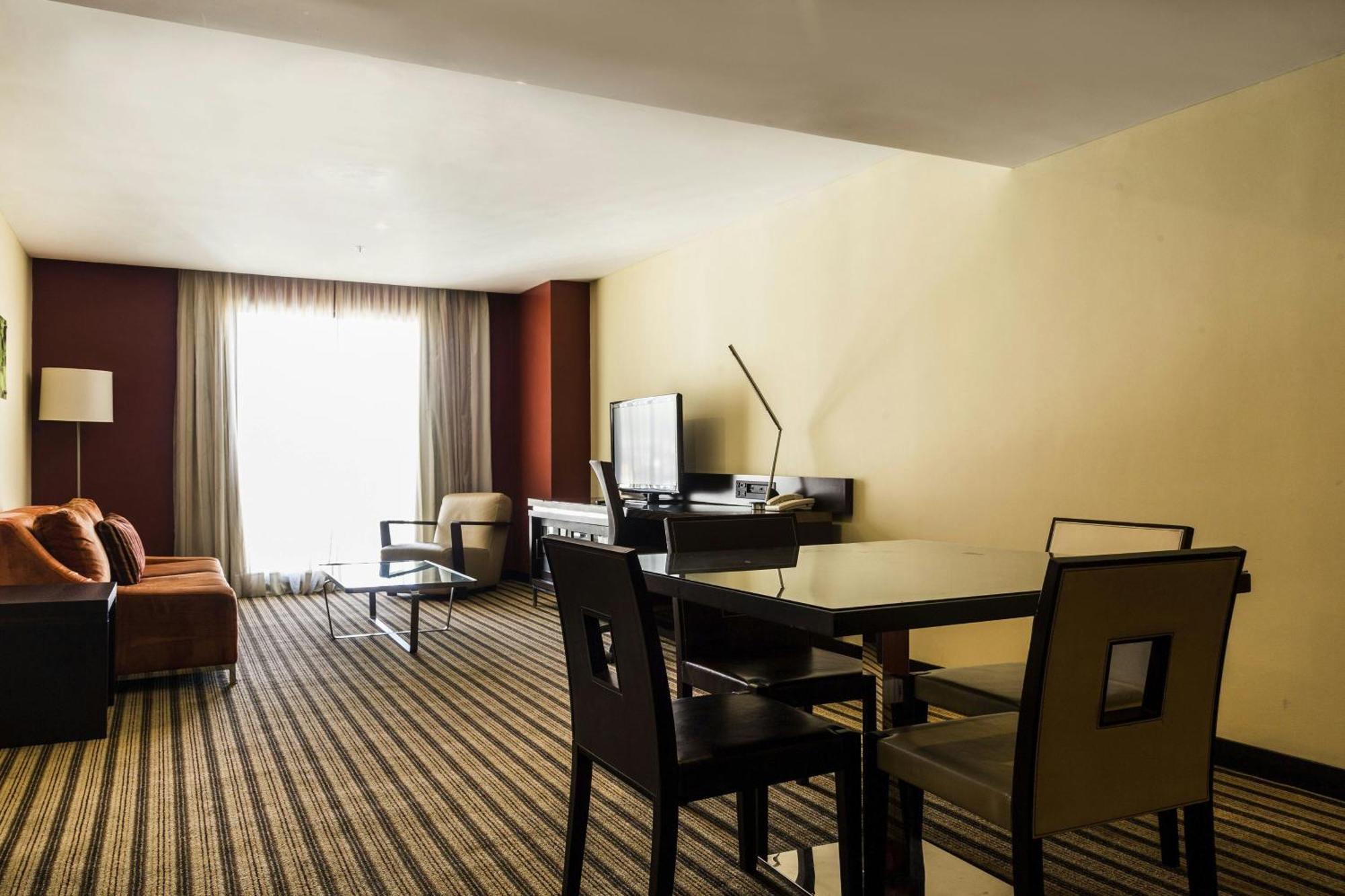Renaissance La Castellana Hotel