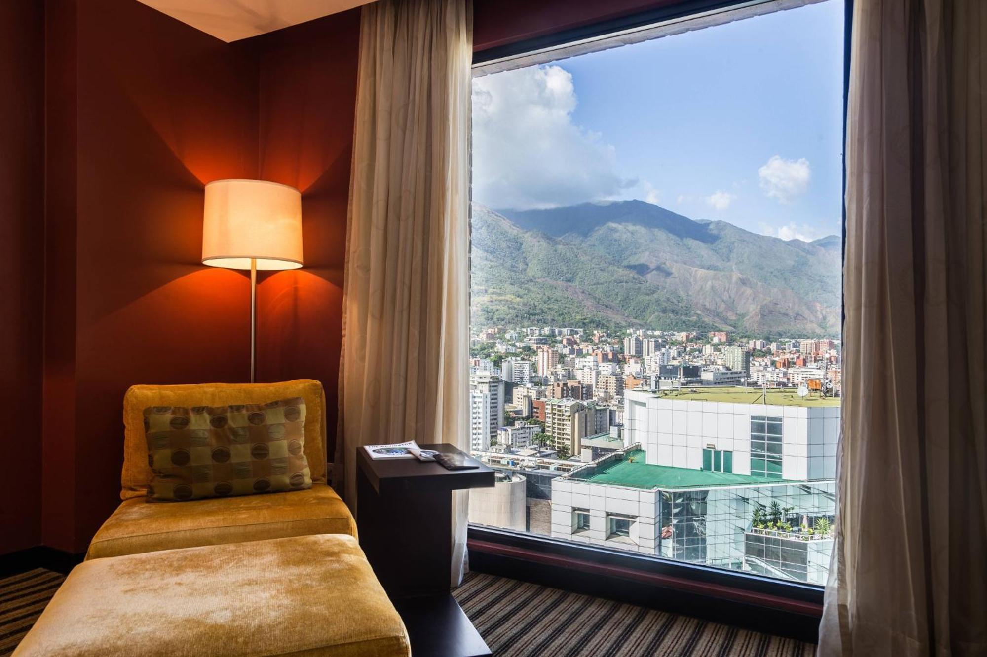 Renaissance La Castellana Hotel 5*
