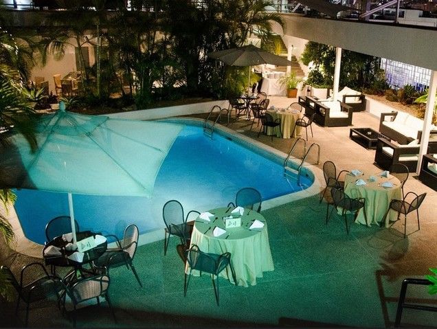 Paseo De Mercedes Hotel