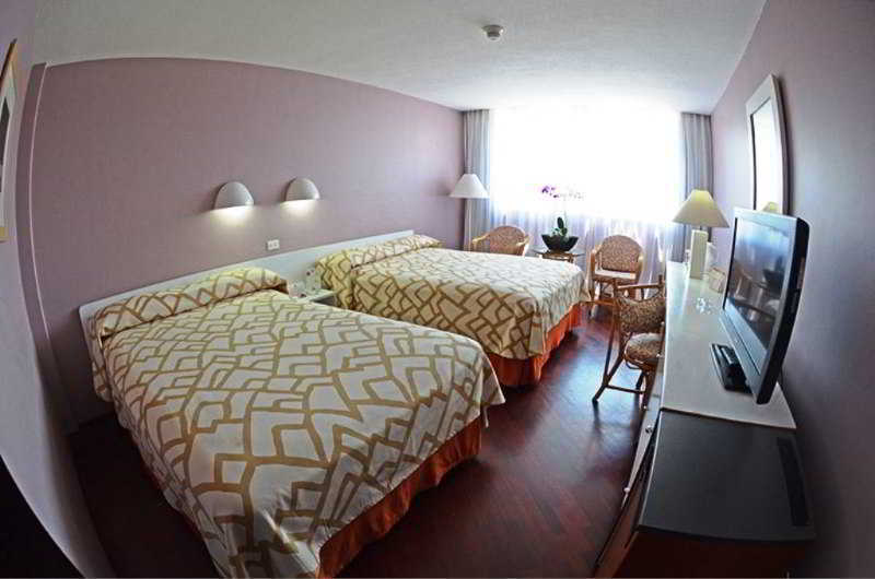 Paseo De Mercedes Hotel 4*