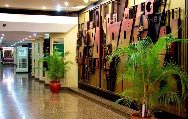 Lincoln Hotel 4*
