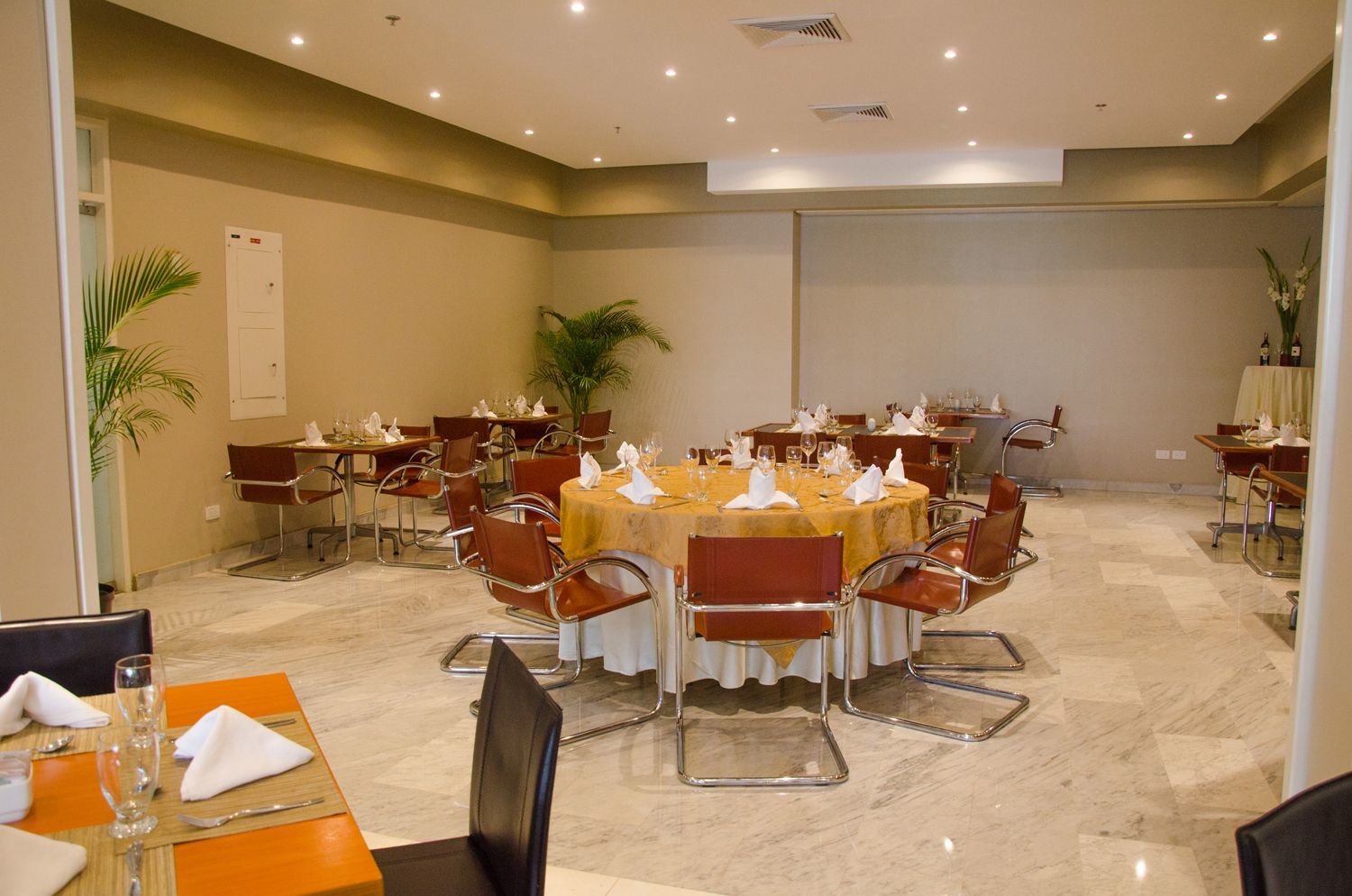 Paseo De Mercedes Hotel