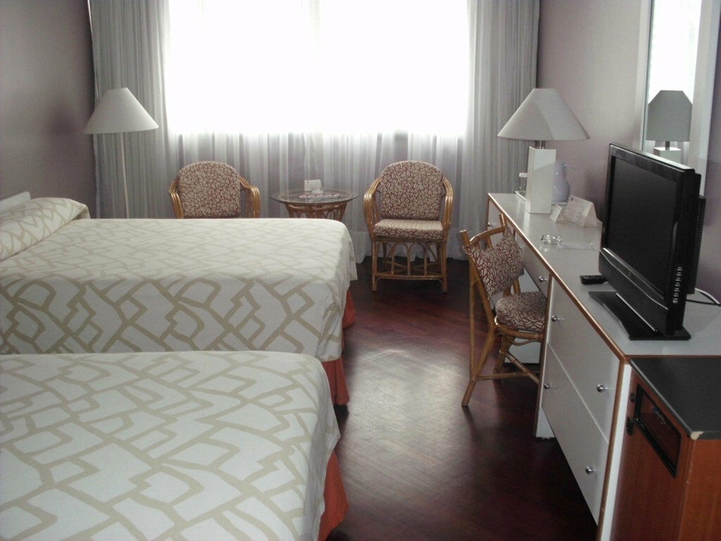 Paseo De Mercedes Hotel