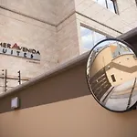 Cuarta Avenida Suites