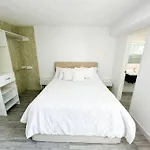 Urban Paradise Apt At El Rosal