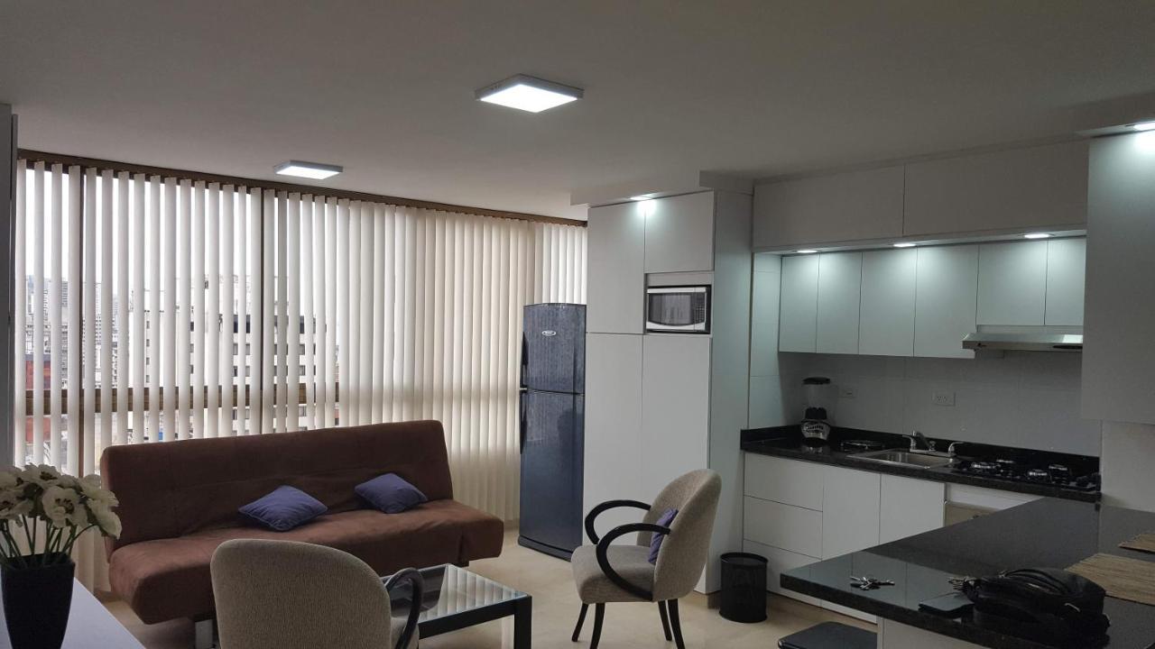 Apartosuites Cerca Del Boulevar De Sabana Grande Y La Av. Solano Apartment *
