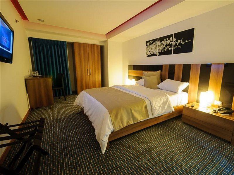 Hotel Alex Caracas