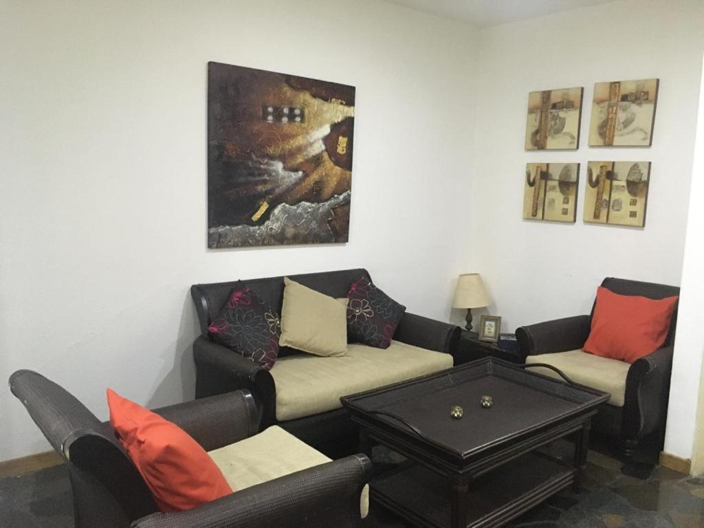 Apartosuite Plaza La Boyera Apartamento Caracas