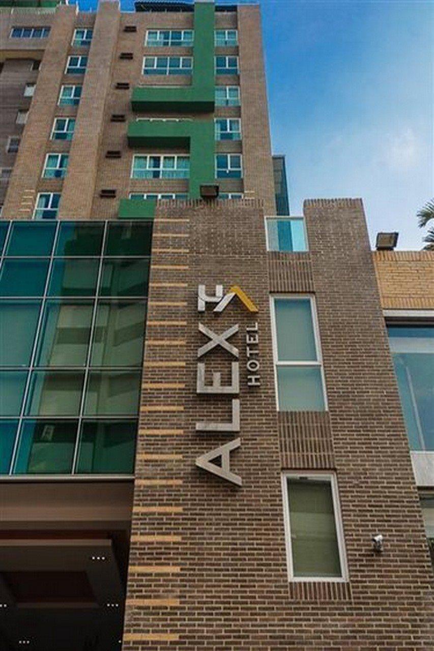 Alex 4*