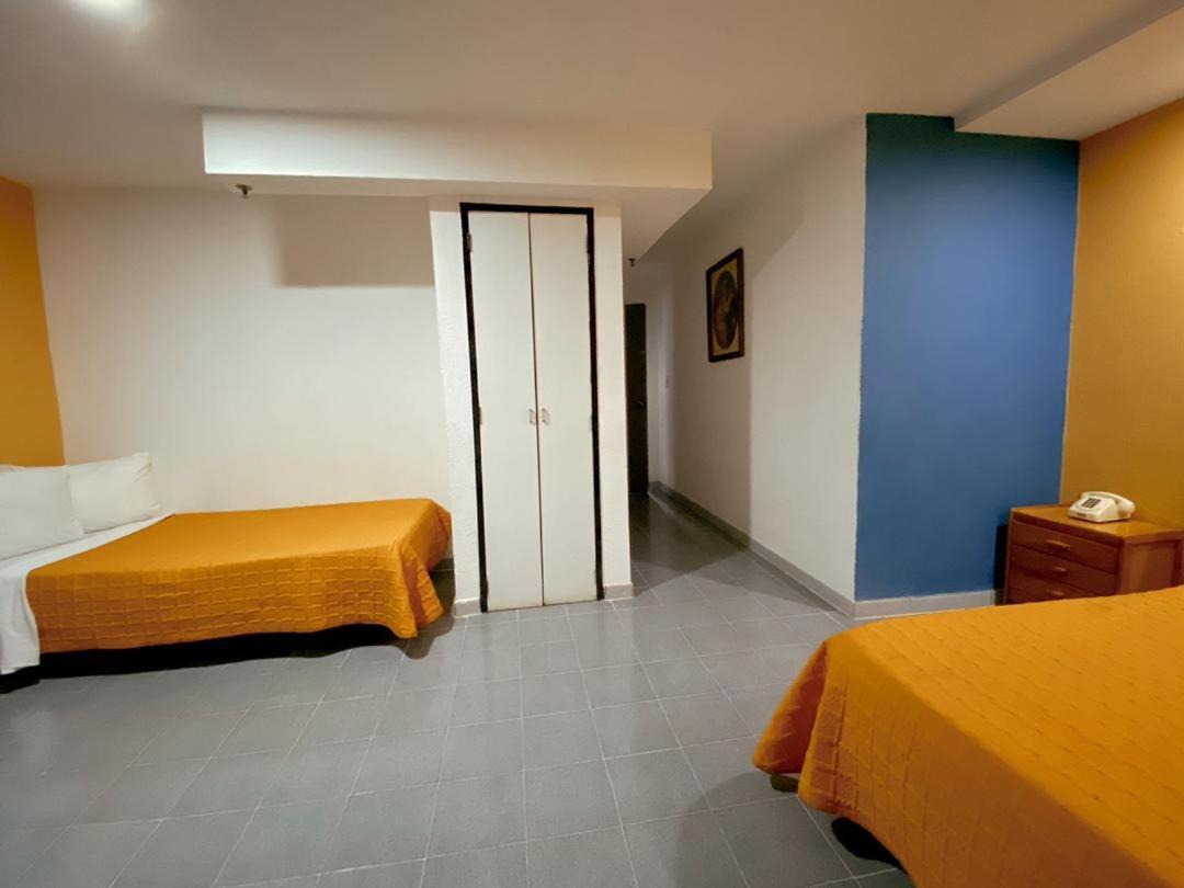 Hotel Renovación *