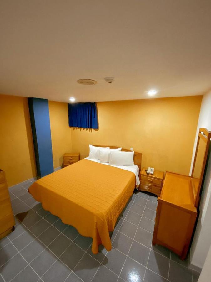 Hotel Renovación *