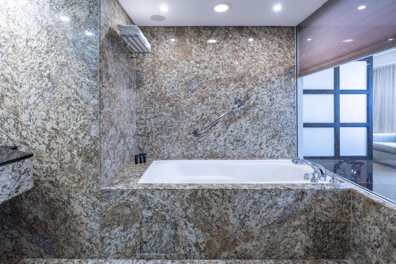 Eurobuilding Hotel&suites Hotel