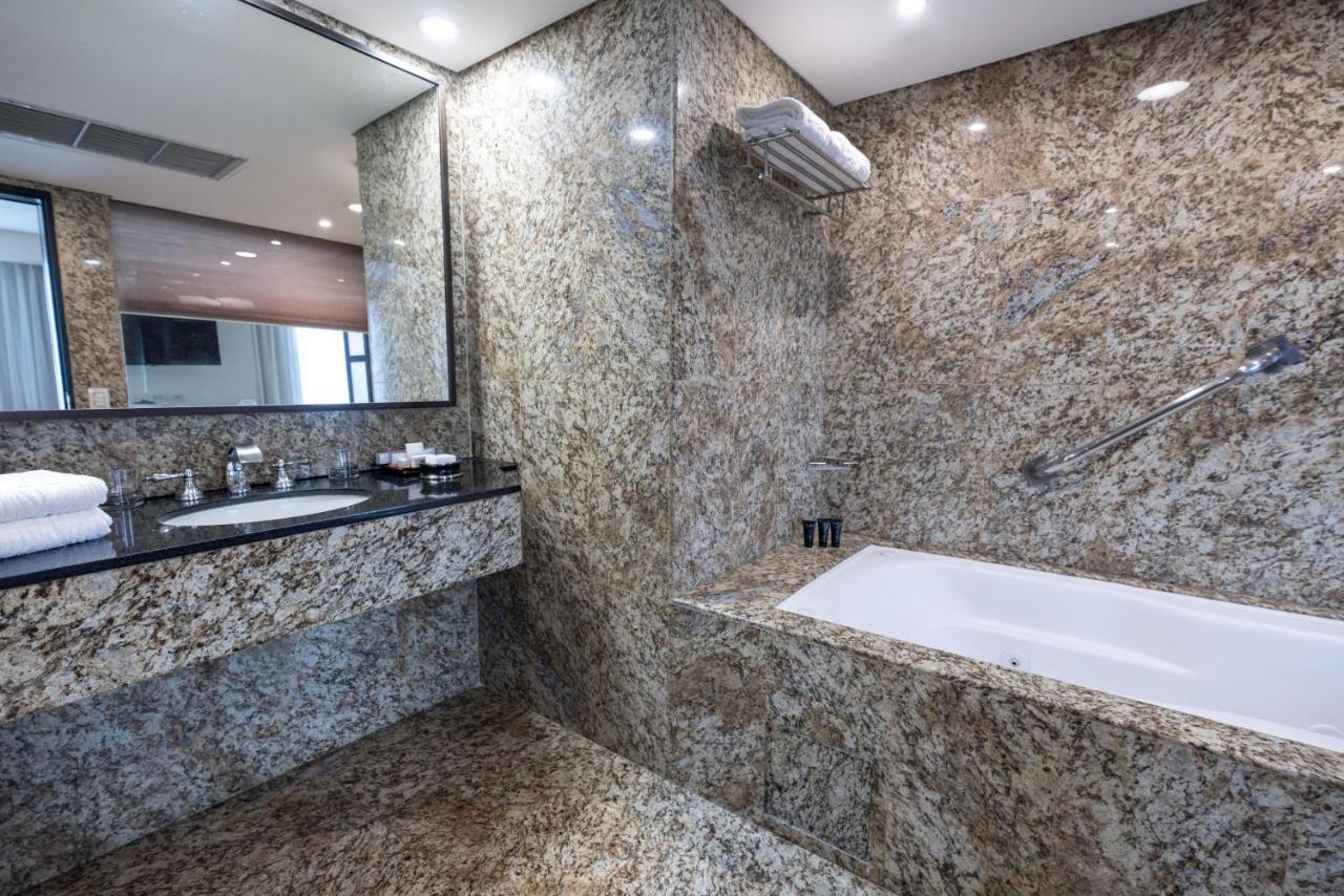 Eurobuilding Hotel&suites Hotel