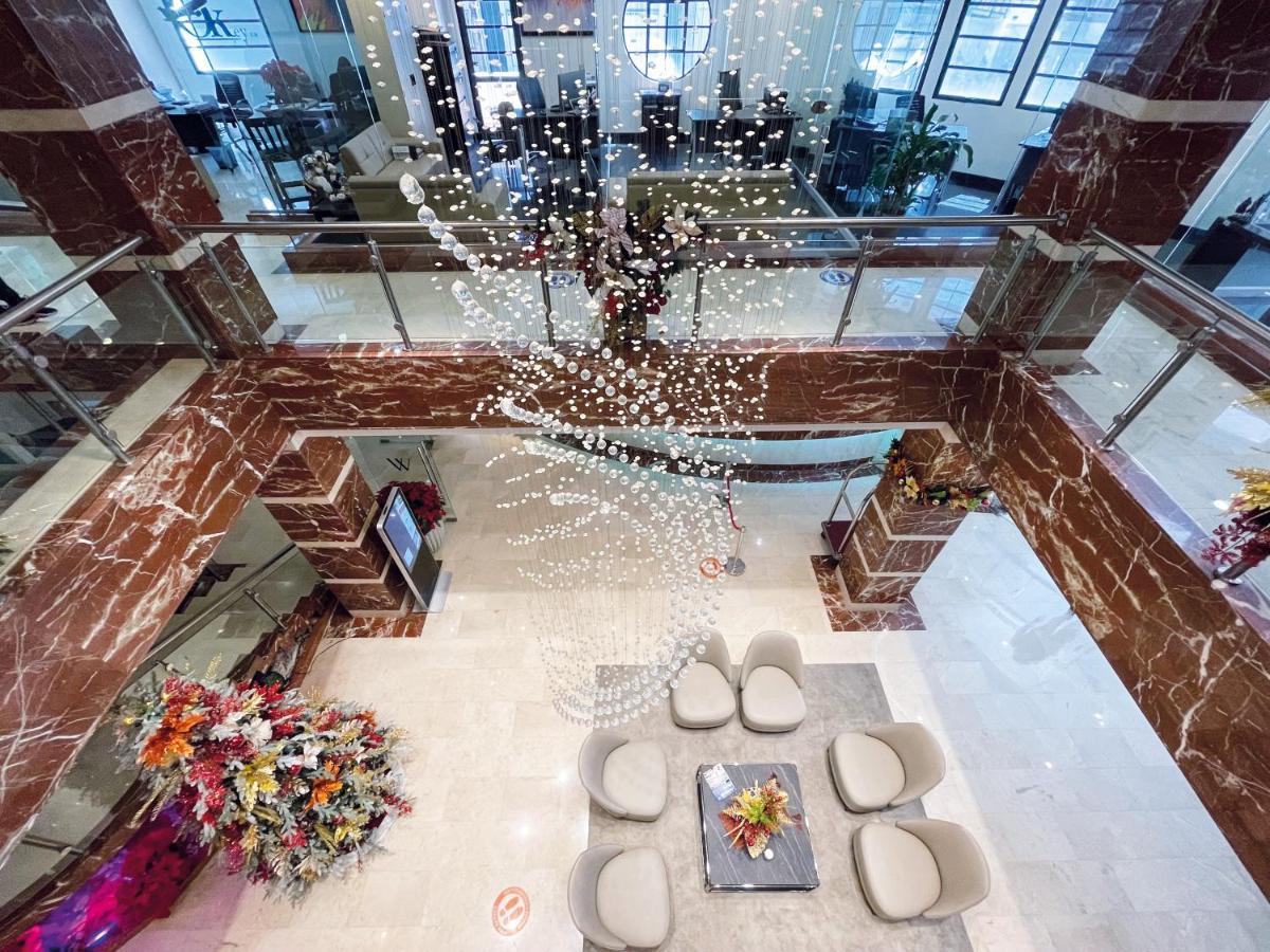 Waldorf Hotel