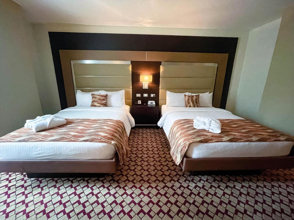 Waldorf Hotel 5*