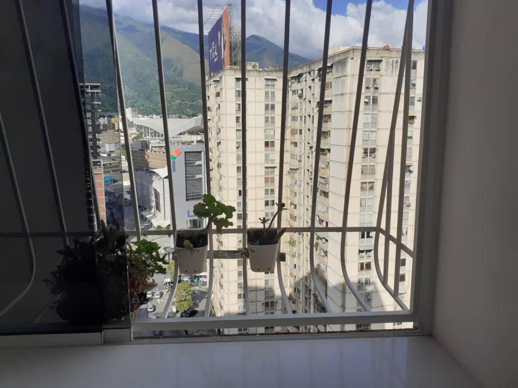 Confortable Apartamento Ejecutivo En La California Apartamento *