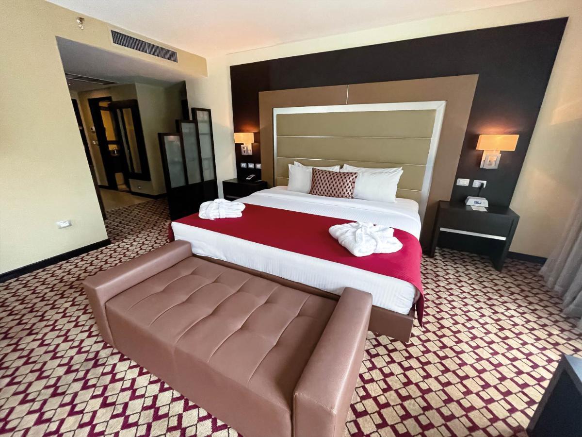 Waldorf Hotel
