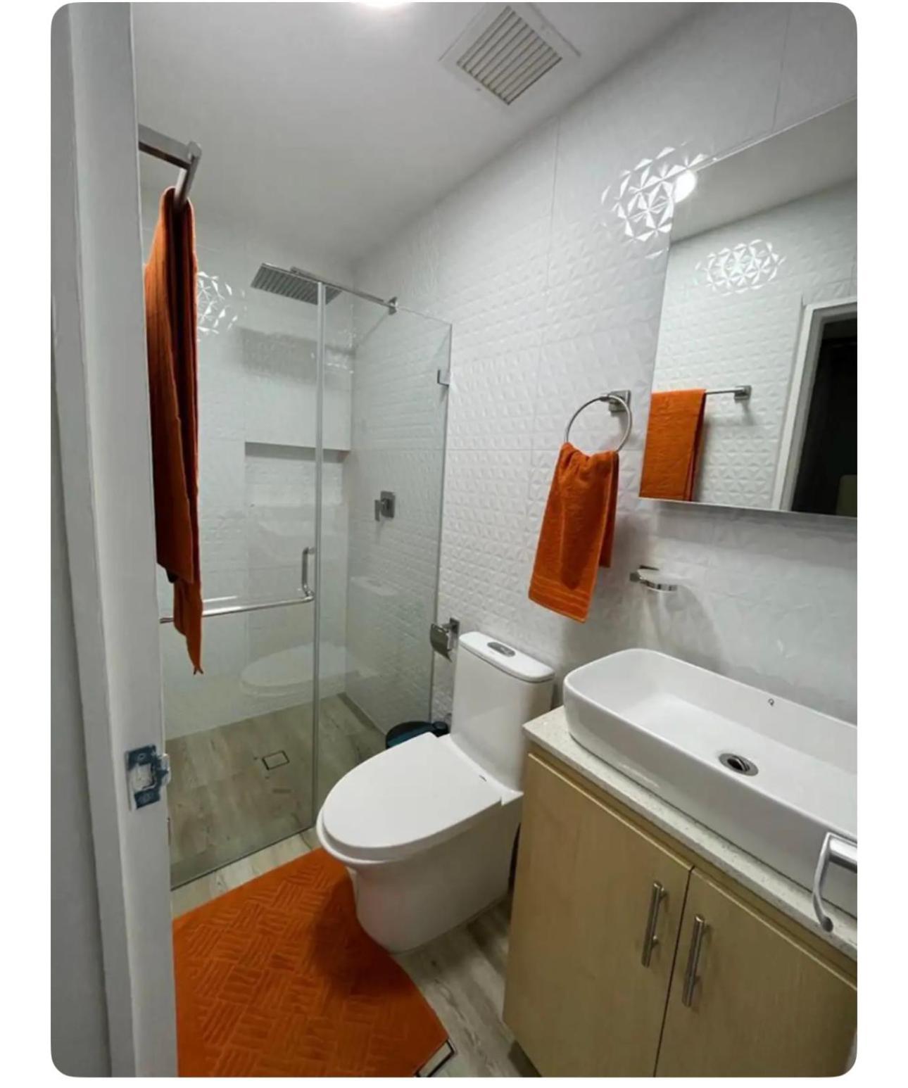 Apartamento Renewed In Altamira, The Heart Of Caracas