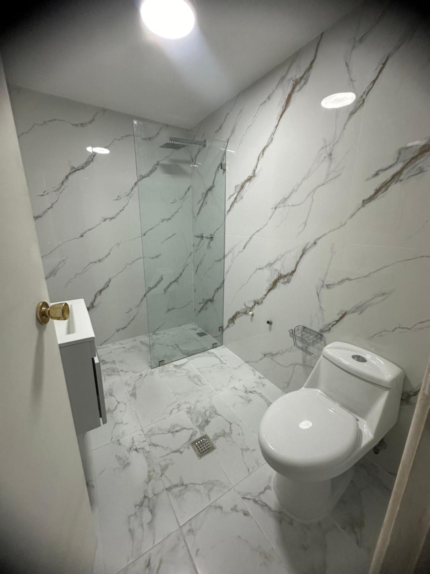 Unico En 3 Habitaciones, 3 Banos, Terrazas, Hamaca, Estacionamiento, Smartv, Wifi Y Decoracion Brutal Estilo Art Deco - Moderno