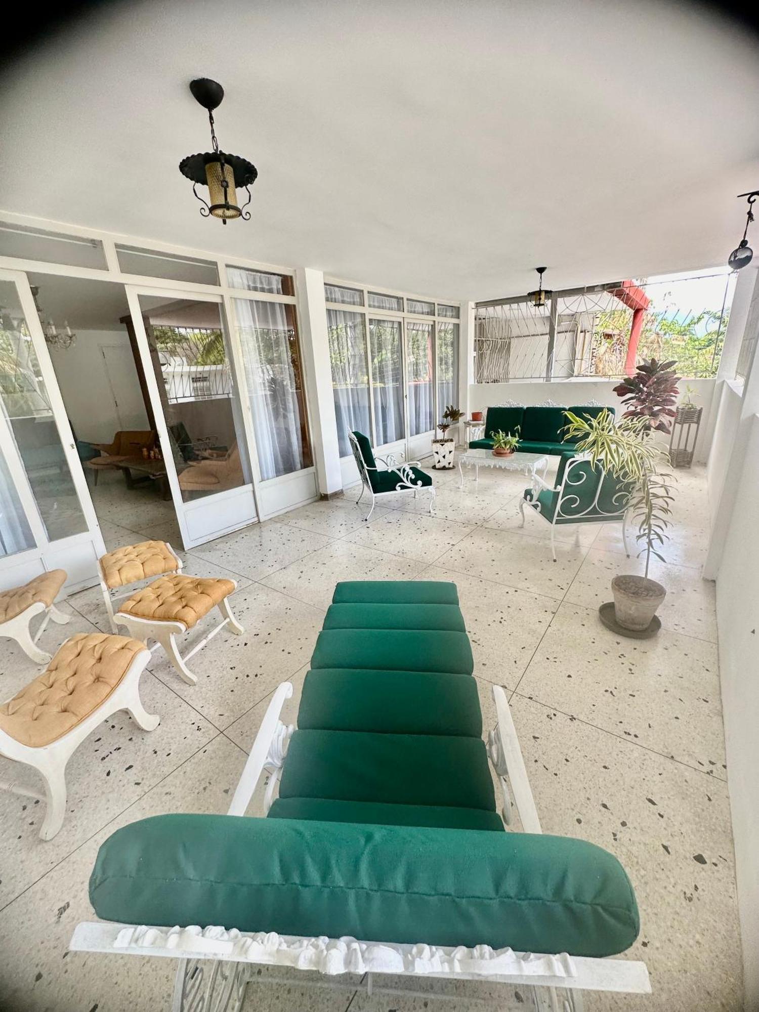 Unico En 3 Habitaciones, 3 Banos, Terrazas, Hamaca, Estacionamiento, Smartv, Wifi Y Decoracion Brutal Estilo Art Deco - Moderno *