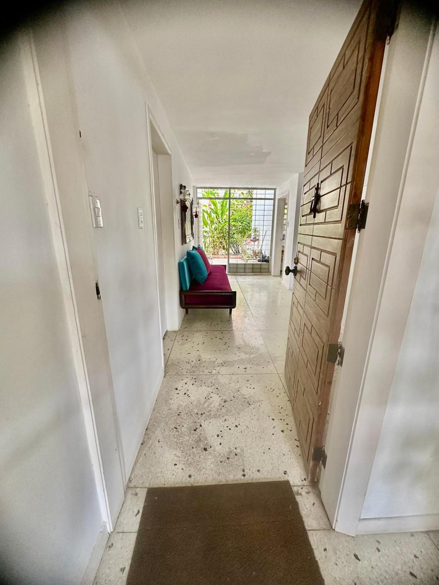 Apartamento Unico En 3 Habitaciones, 3 Banos, Terrazas, Hamaca, Estacionamiento, Smartv, Wifi Y Decoracion Brutal Estilo Art Deco - Moderno Caracas