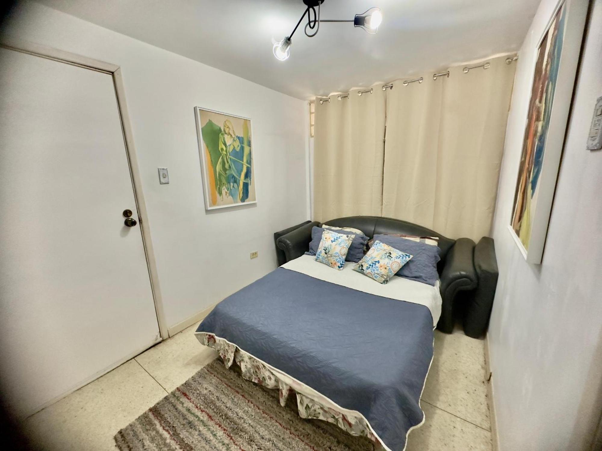 Unico En 3 Habitaciones, 3 Banos, Terrazas, Hamaca, Estacionamiento, Smartv, Wifi Y Decoracion Brutal Estilo Art Deco - Moderno Caracas