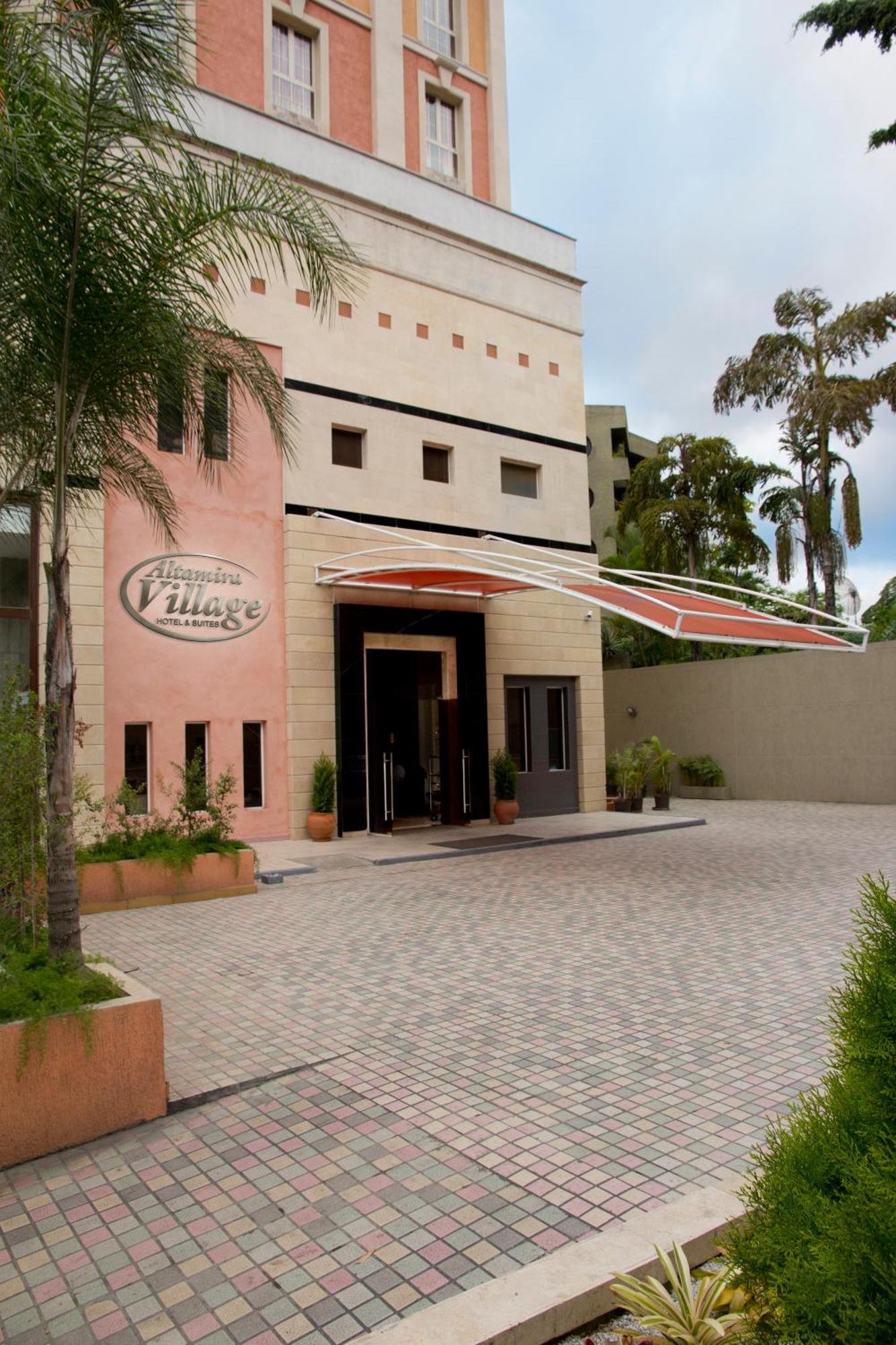 Hotel Altamira Village 4*