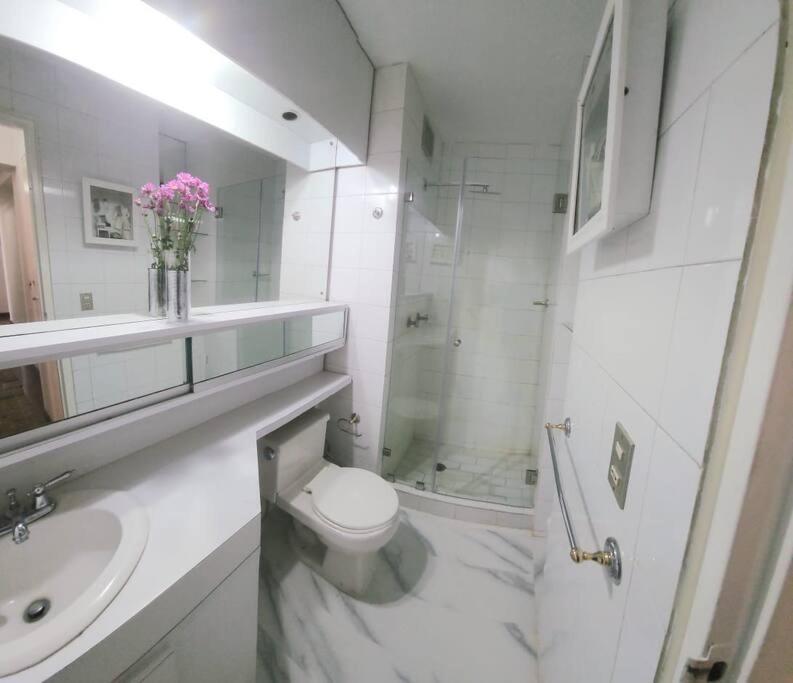 Excelente Ubicacion En Los Palos Grandes Apartamento *