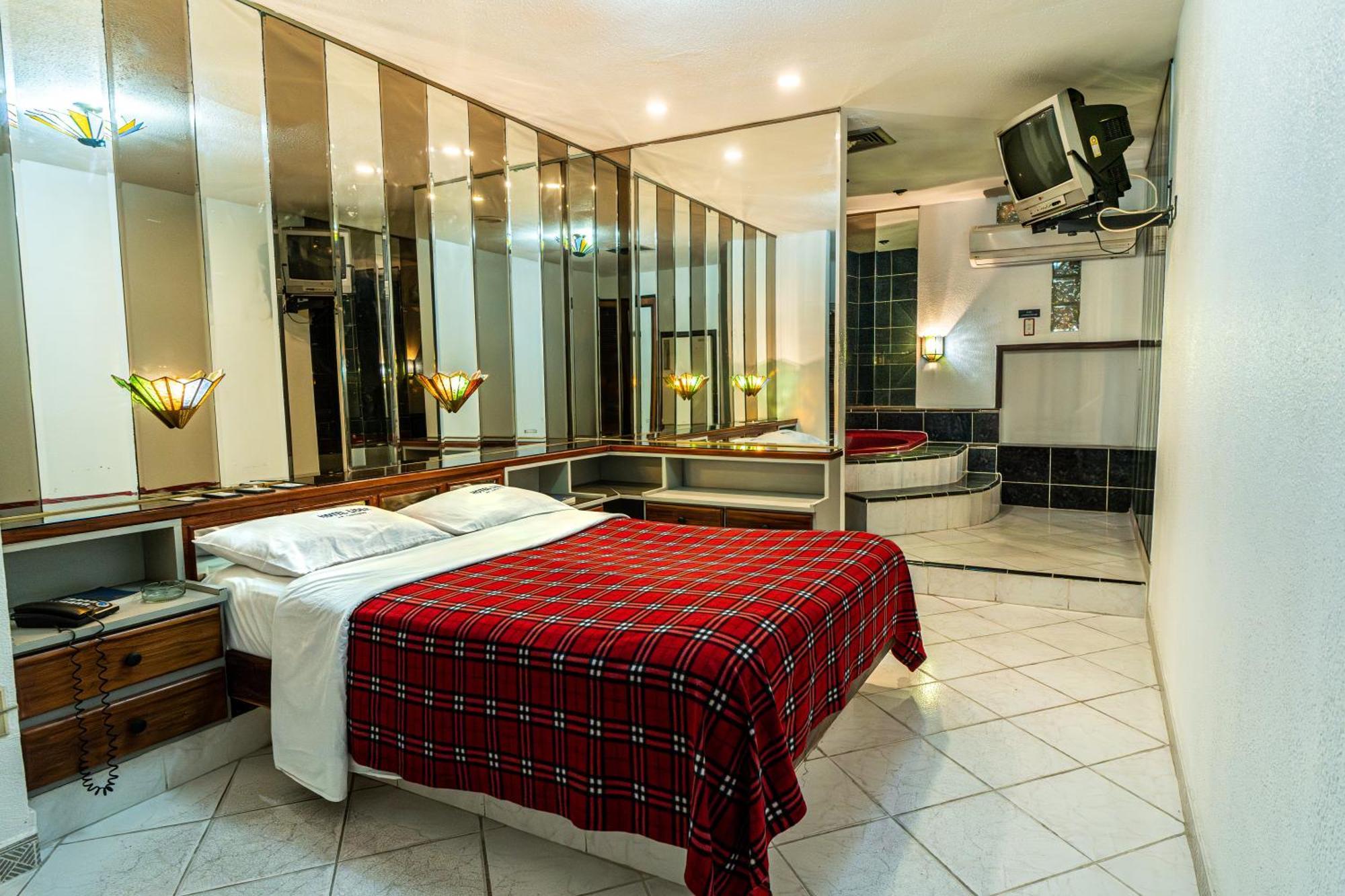 Lider Hotel *