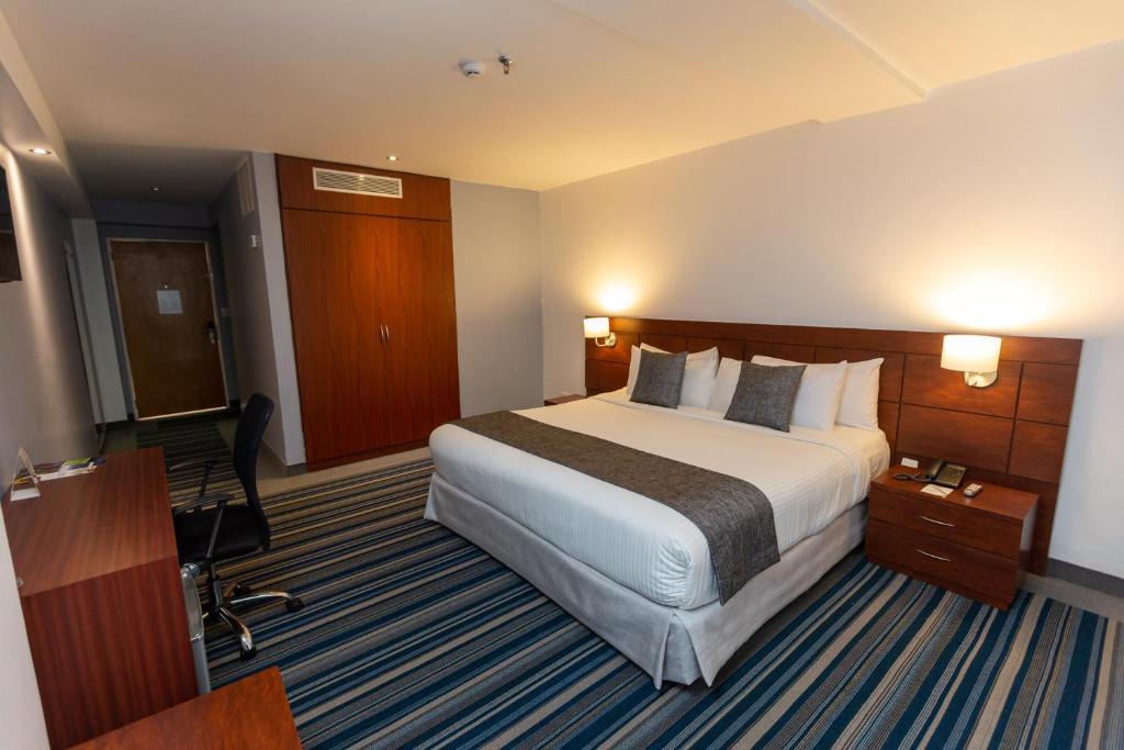 Continental Altamira 4*