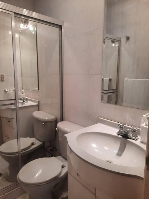 Amplia Y Moderna Casa En Urb Chuao Сasa de vacaciones