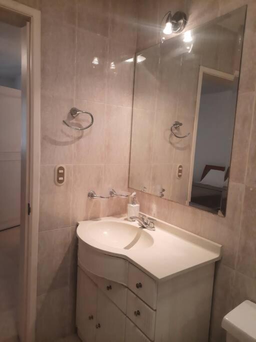 Amplia Y Moderna Casa En Urb Chuao Сasa de vacaciones