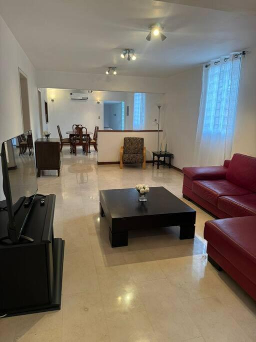 Сasa de vacaciones Amplia Y Moderna Casa En Urb Chuao *