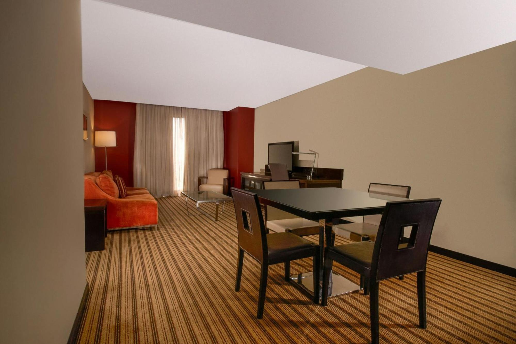 Renaissance La Castellana Hotel