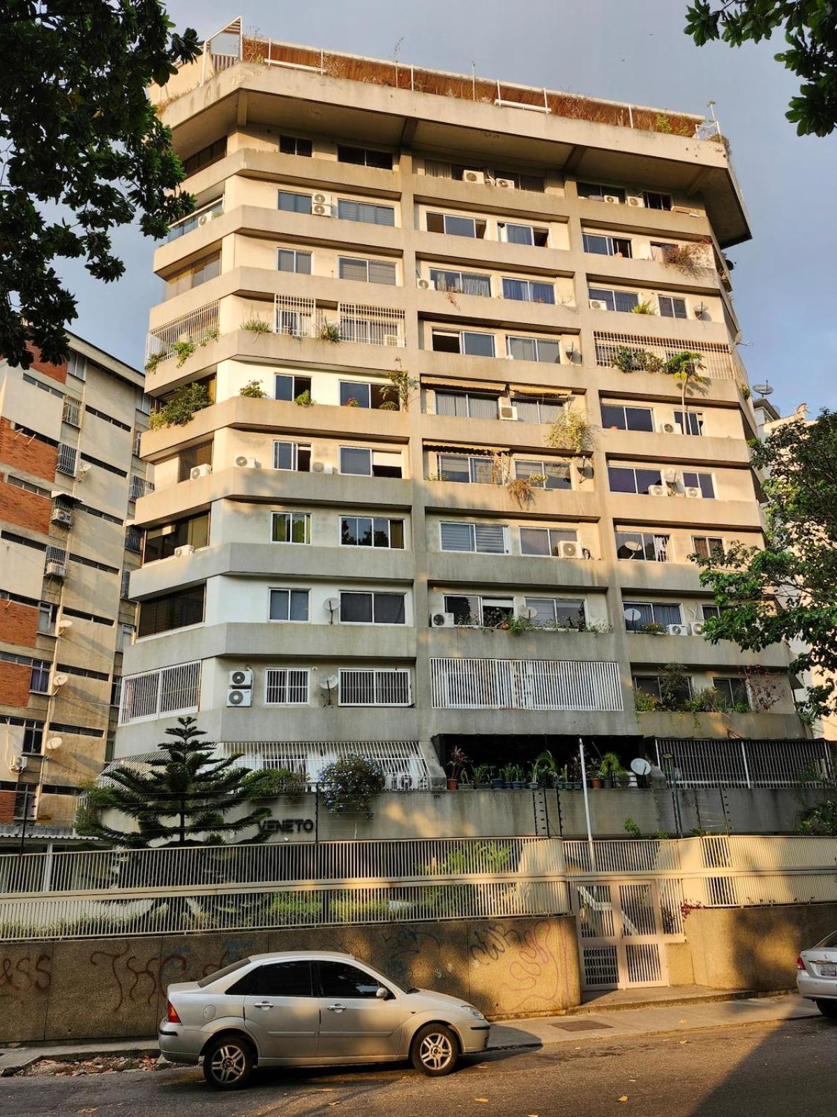 Apartamento El Bosque-chacao Con Terraza