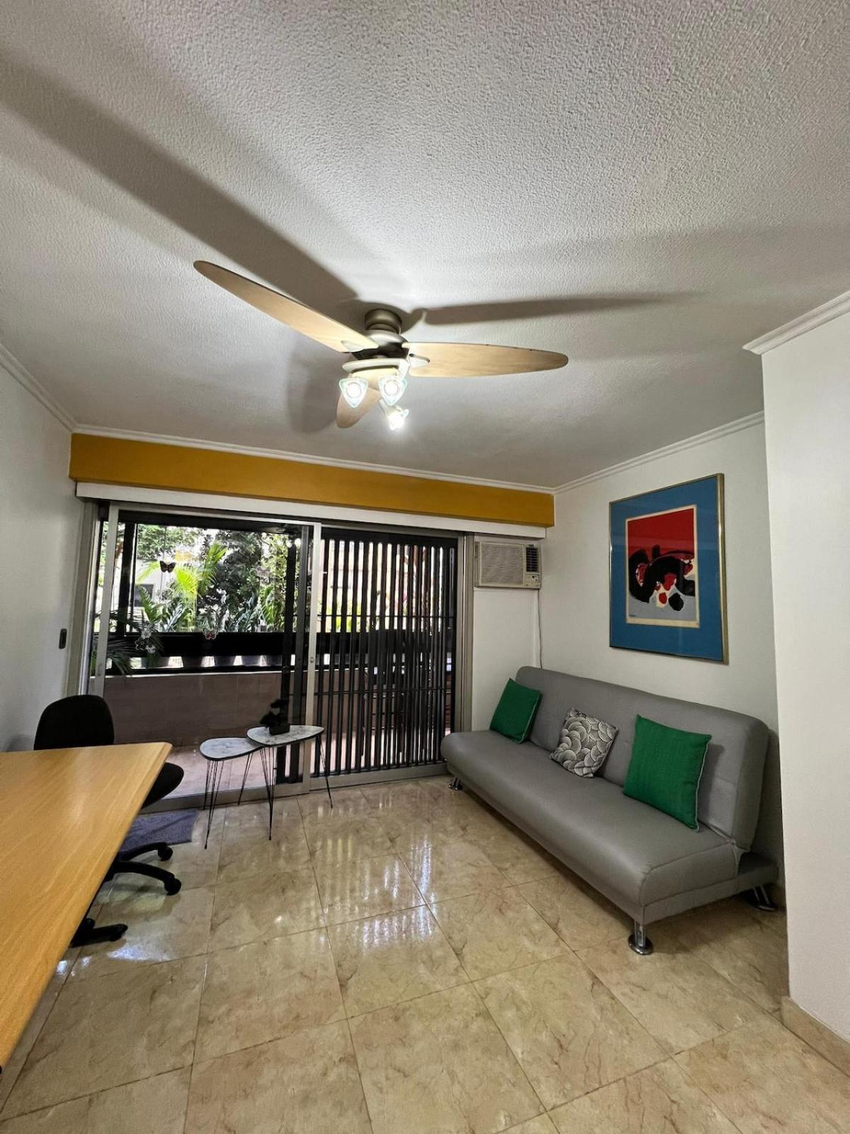 Apartamento El Bosque-chacao Con Terraza Caracas