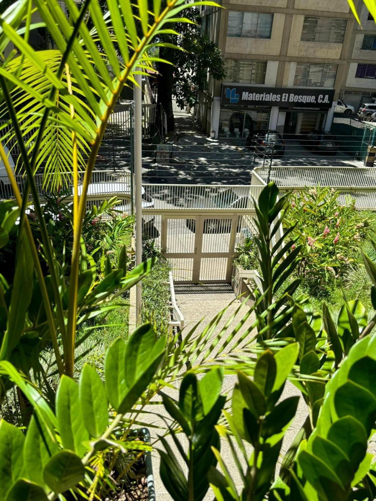 El Bosque-chacao Con Terraza Caracas
