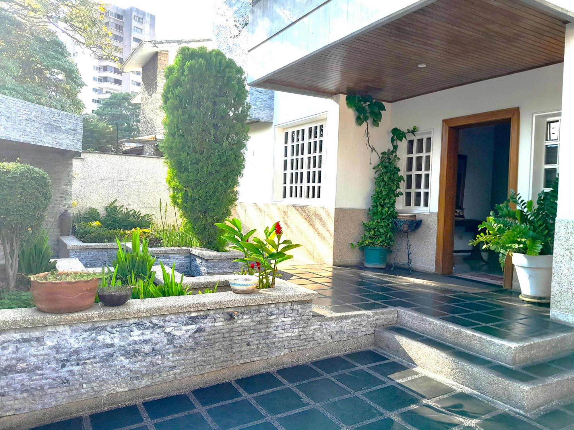 Rora Caracas