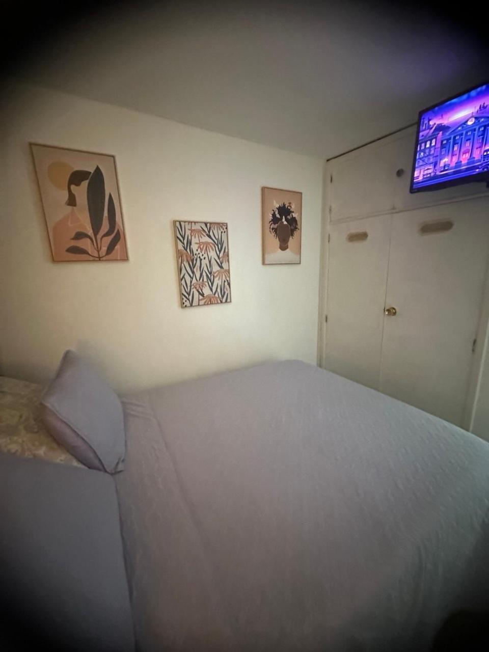 Unico En 3 Habitaciones, 3 Banos, Terrazas, Hamaca, Estacionamiento, Smartv, Wifi Y Decoracion Brutal Estilo Art Deco - Moderno * Caracas